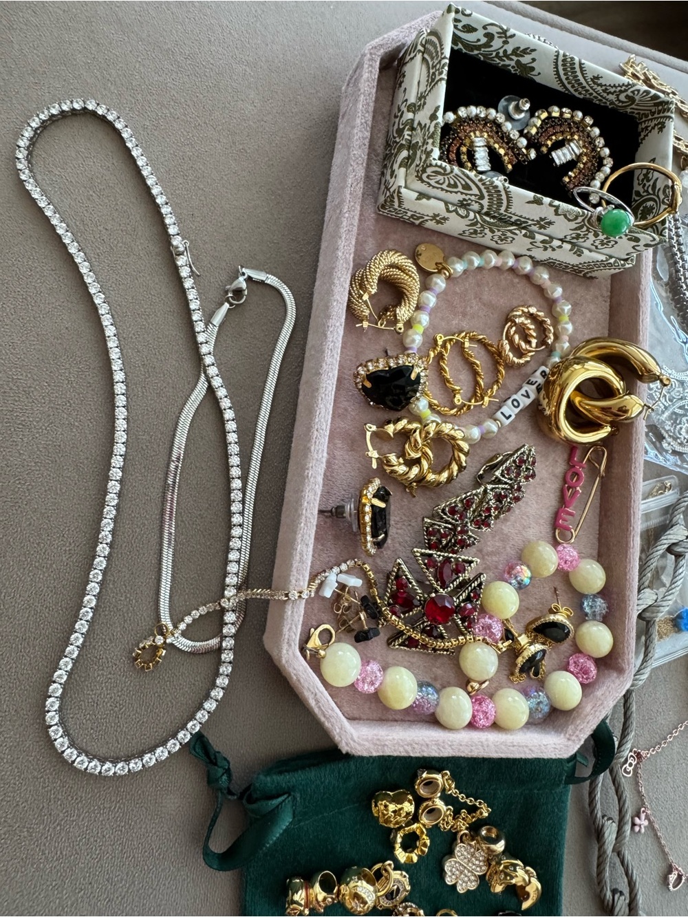 Jewelry LOT: Closet Clean Out - Picture 14 of 14